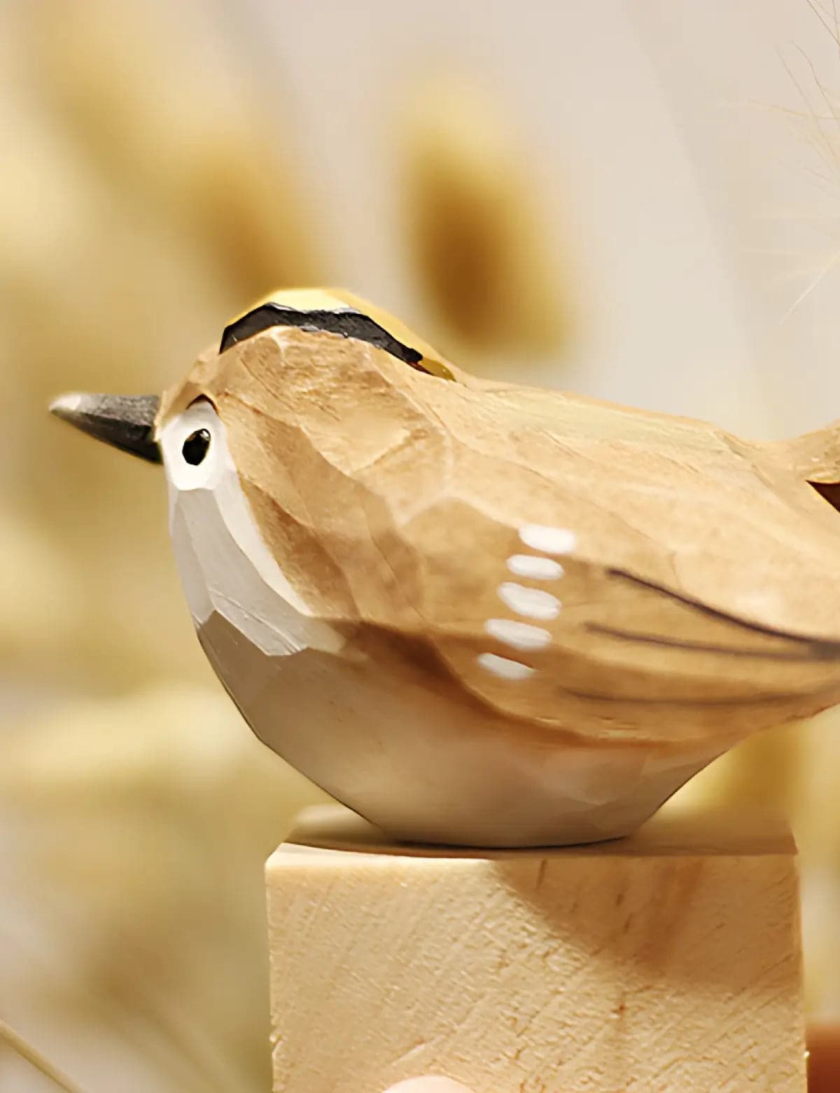 Goldcrest-Ornamental-Bird-Wood-Carving-05