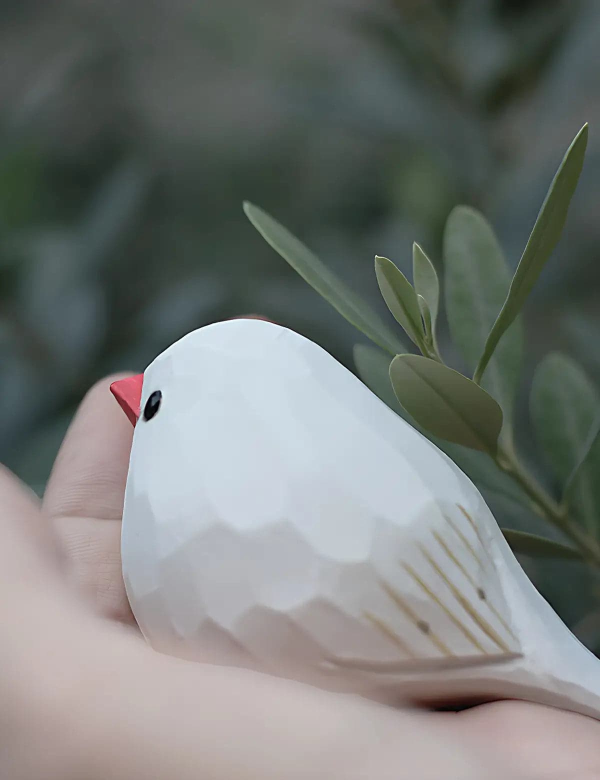 Pearlescent-White-Bird-Carving-Minimalist-Decor-03