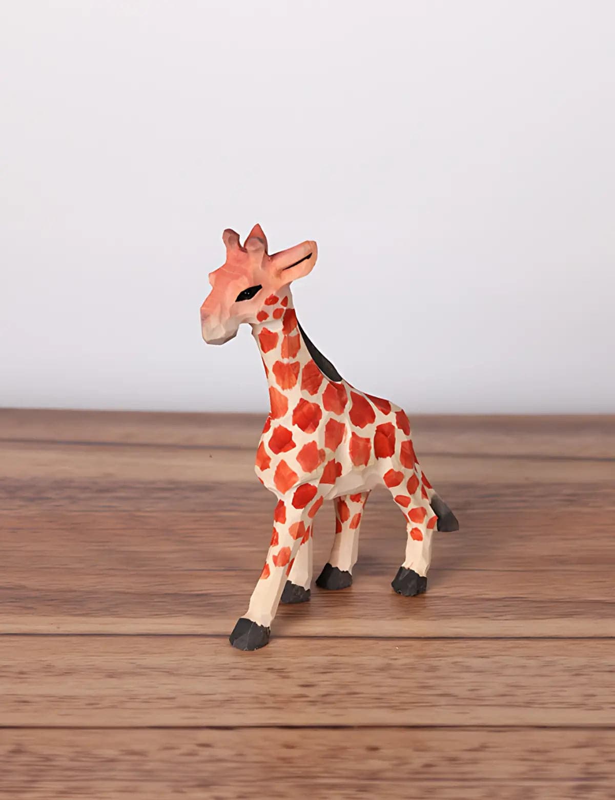 Savannah-Giraffe-Wood-Carving-Fauna-Ornament-03