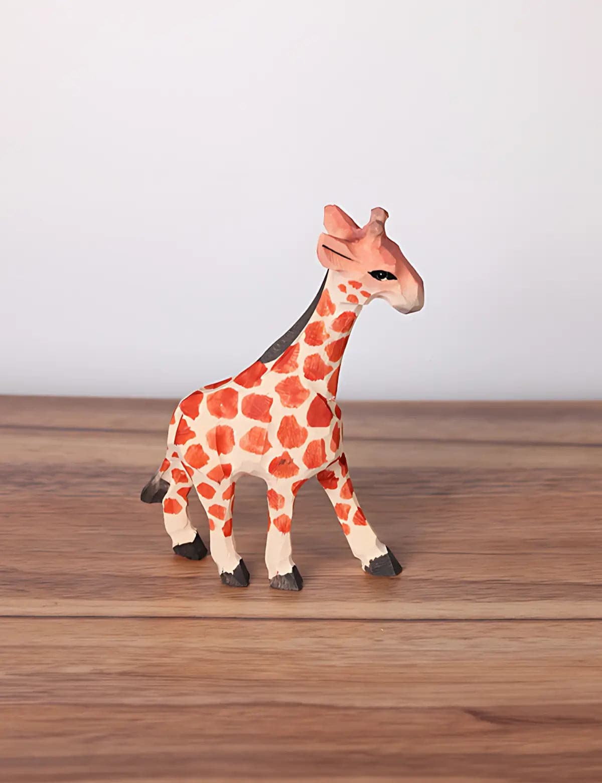 Savannah-Giraffe-Wood-Carving-Fauna-Ornament-04