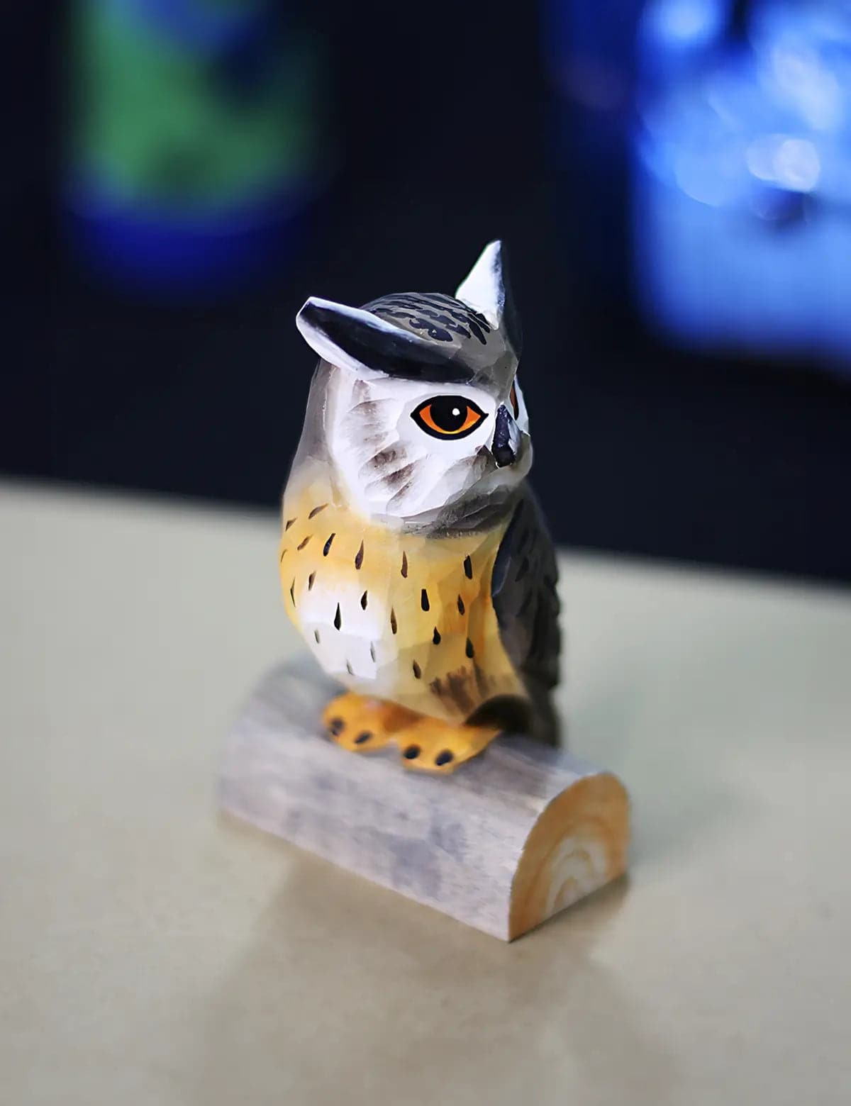 Whimsical-Owl-Wood-Carving-Desk-Ornament-08