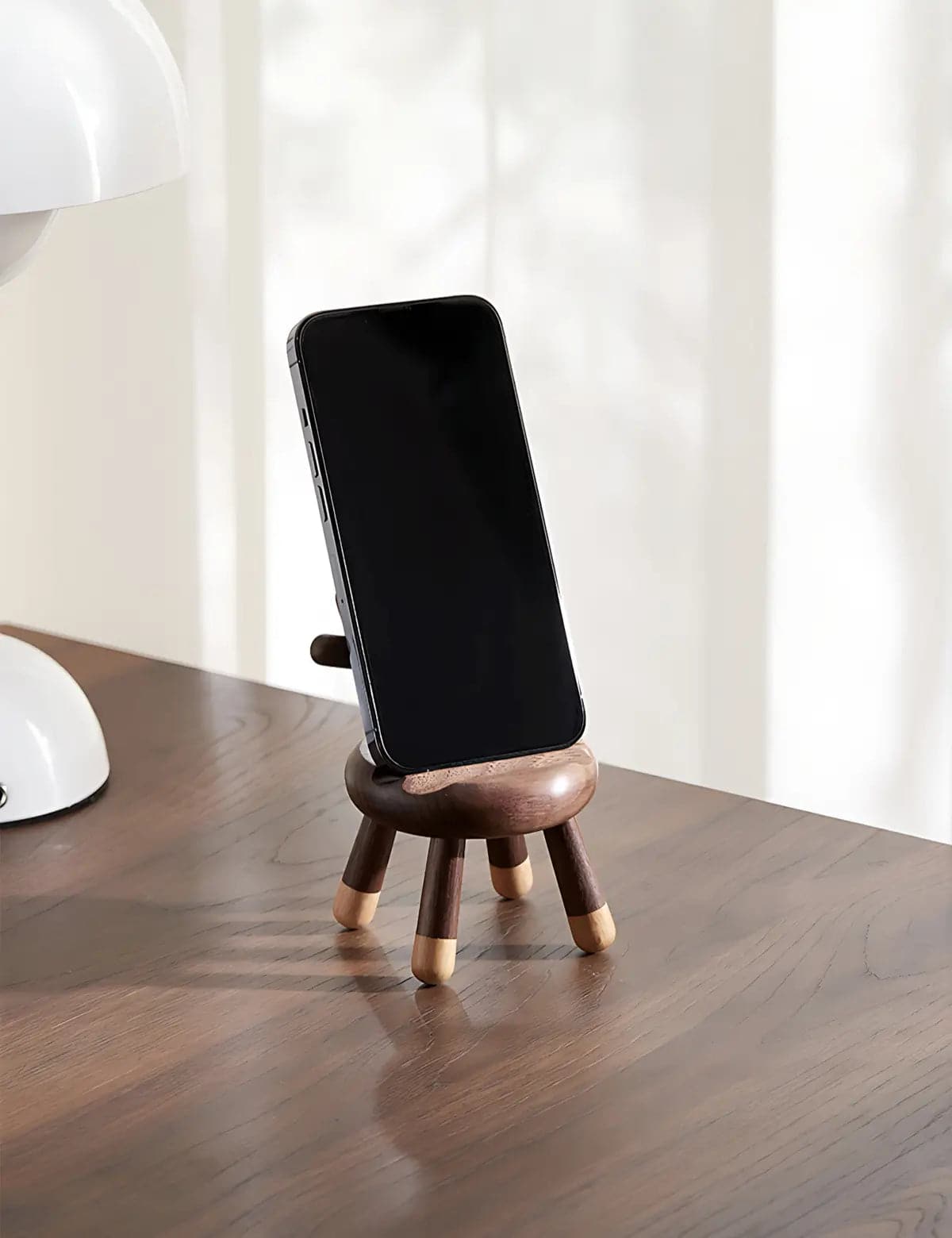 unique-deer-antler-stool-phone-holder-wooden-home-decor-02Multipurpose-Antler-Stool-Phone-Holder-Unique-Home-Accessory-02