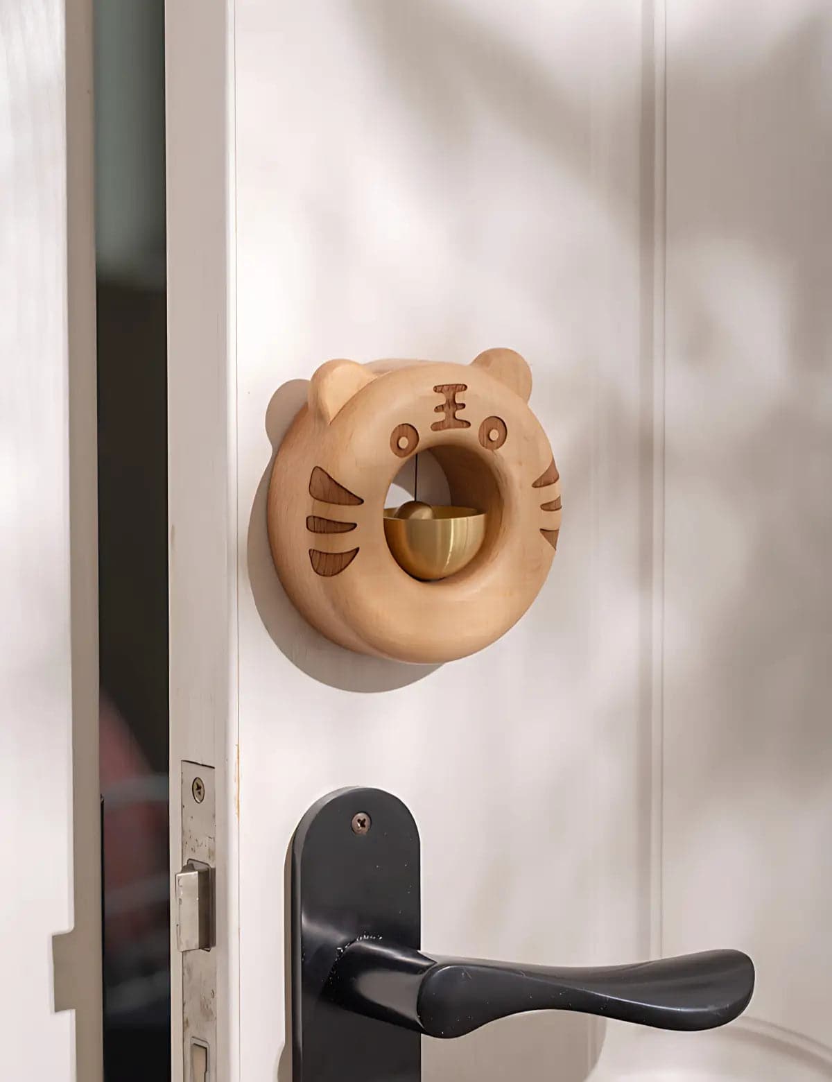 woodenwhimsy-tiger-cub-doorbell-charm-03