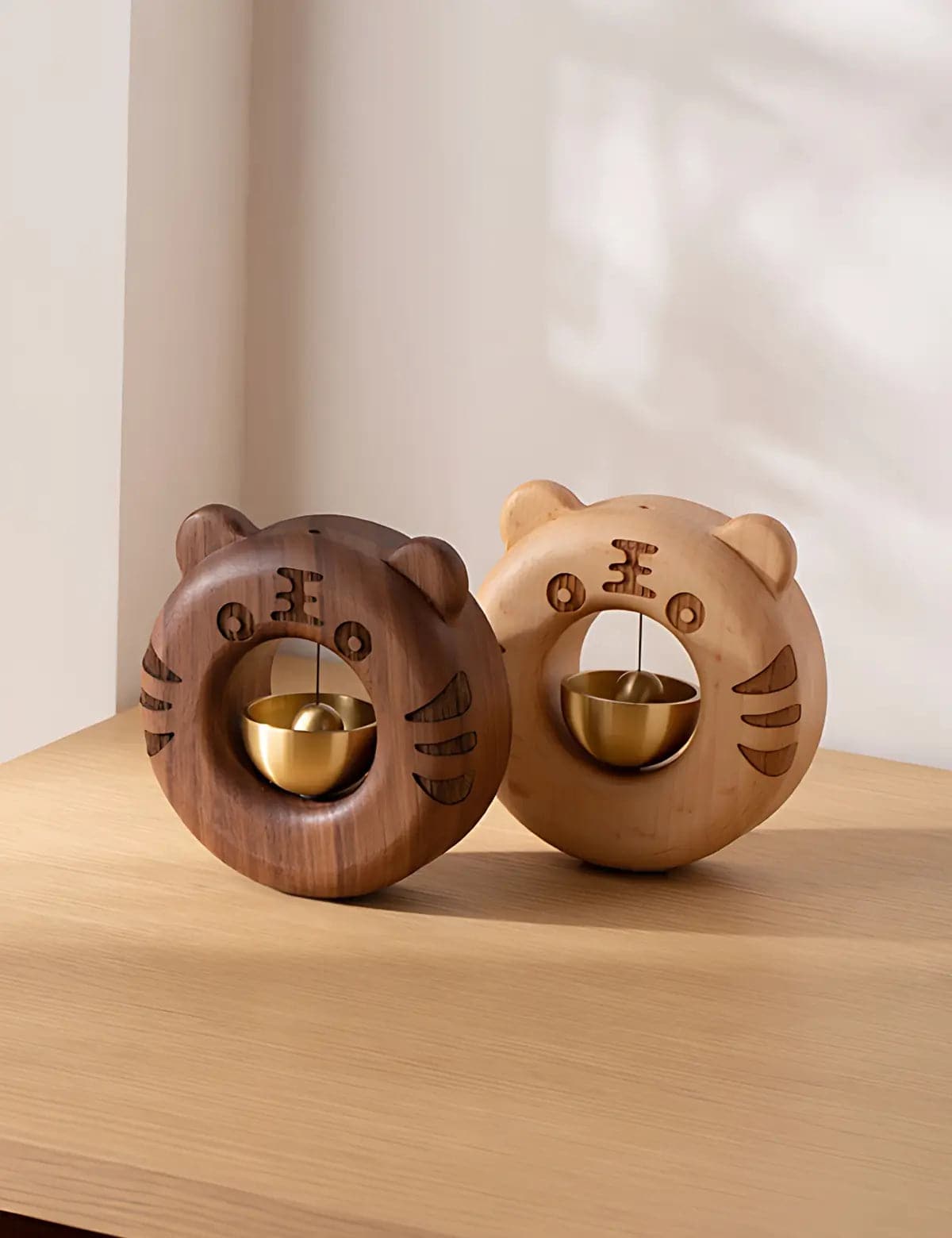 woodenwhimsy-tiger-cub-doorbell-charm-04